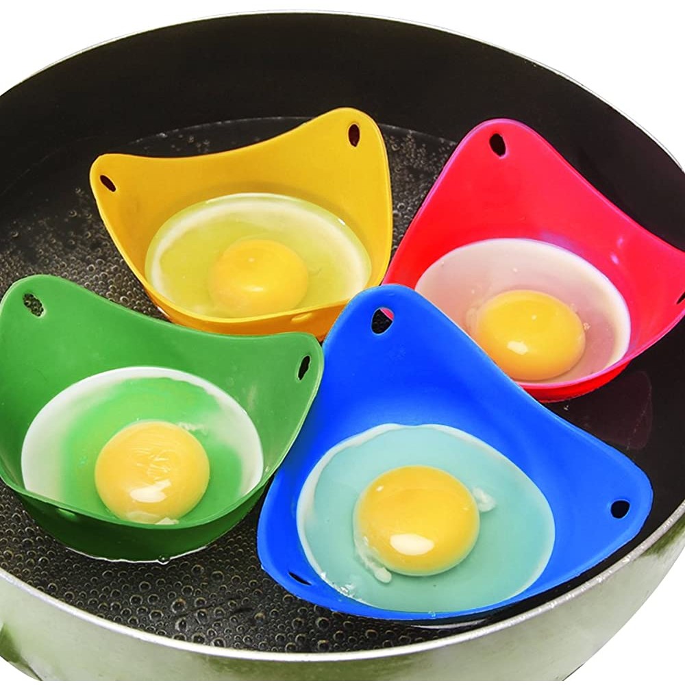Pocheuse à œufs Lot de 4 résistant à la chaleur Extra Pocheuses à œufs en silicone Moules pour la cuisson parfaite œufs pochés par Millya - B01KZEZZRSB